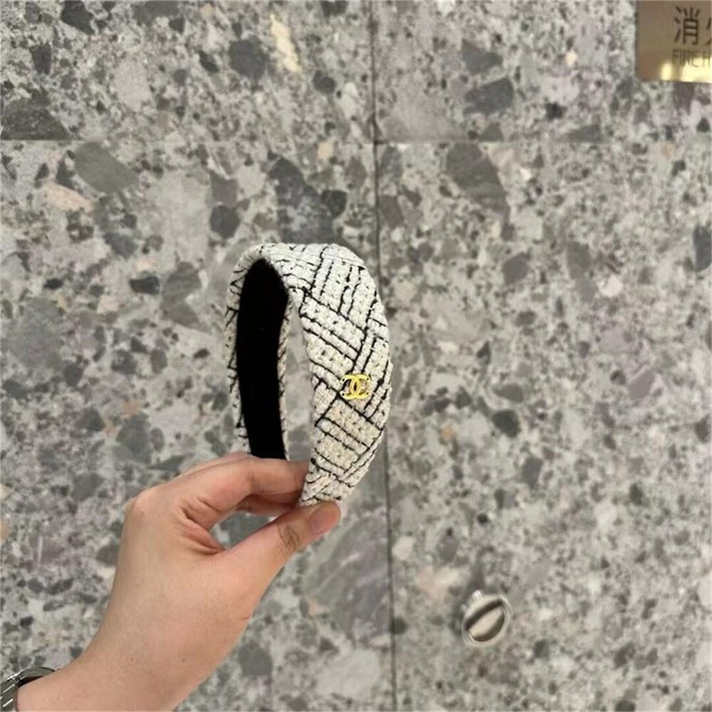 🫒Chanel 23rd new black and white color matching headband🫒 - Picture 3 of 4